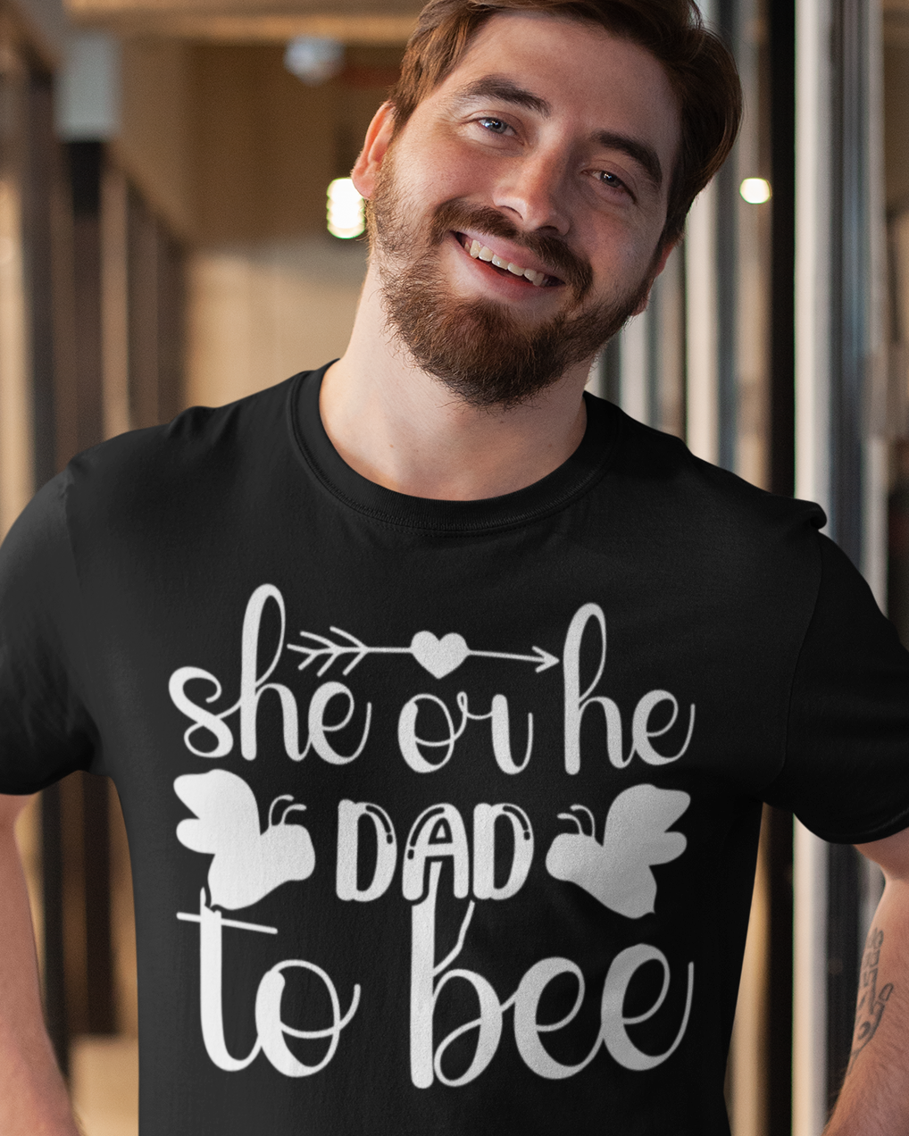 She Or He Dad To Bee Unisex t-shirt